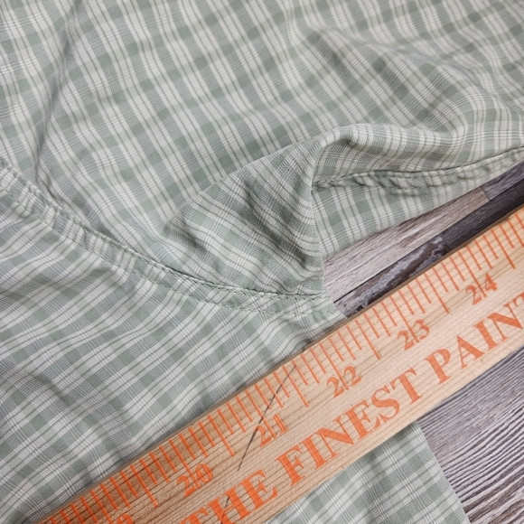 Simms Men's Medium Short Sleeve Button Down Shirt Green Plaid - Picture 9 of 9